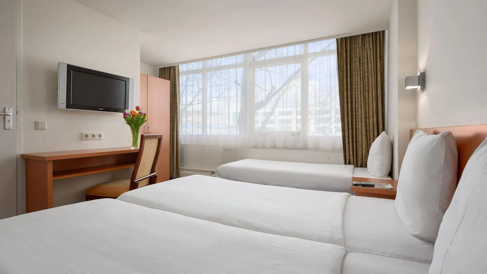 ***  Xo Hotels Infinity Amsterdam Netherlands